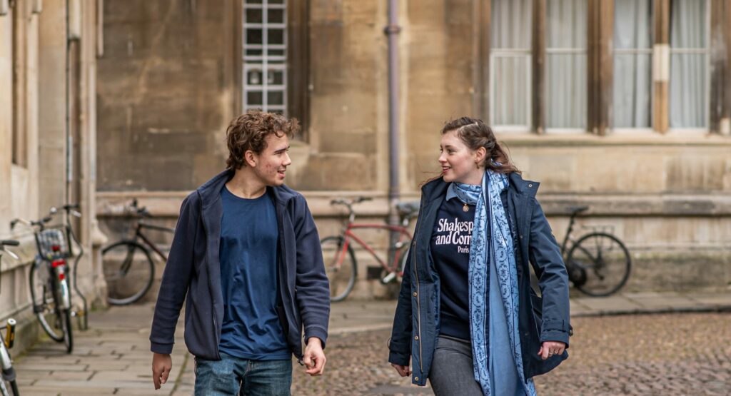 Students walking through Oxford